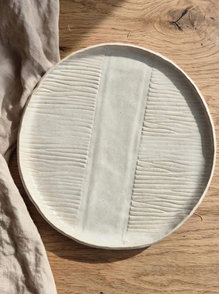PLAT TEXTURE - ATELIER POTERIE CERAMIQUE - MIRAMAS - LA CABANE DE CELINE